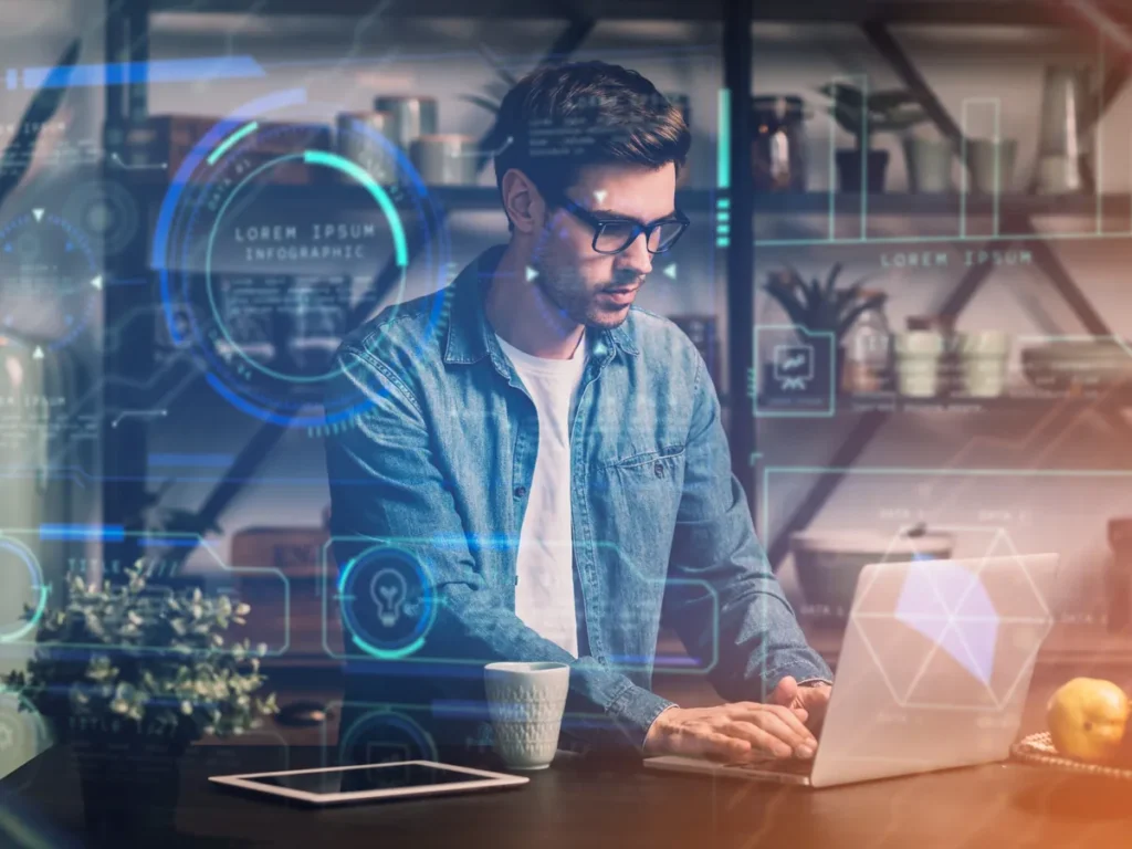 Homem trabalhando no laptop com interface futurista de inteligência artificial e dados, representando eficiência operacional.